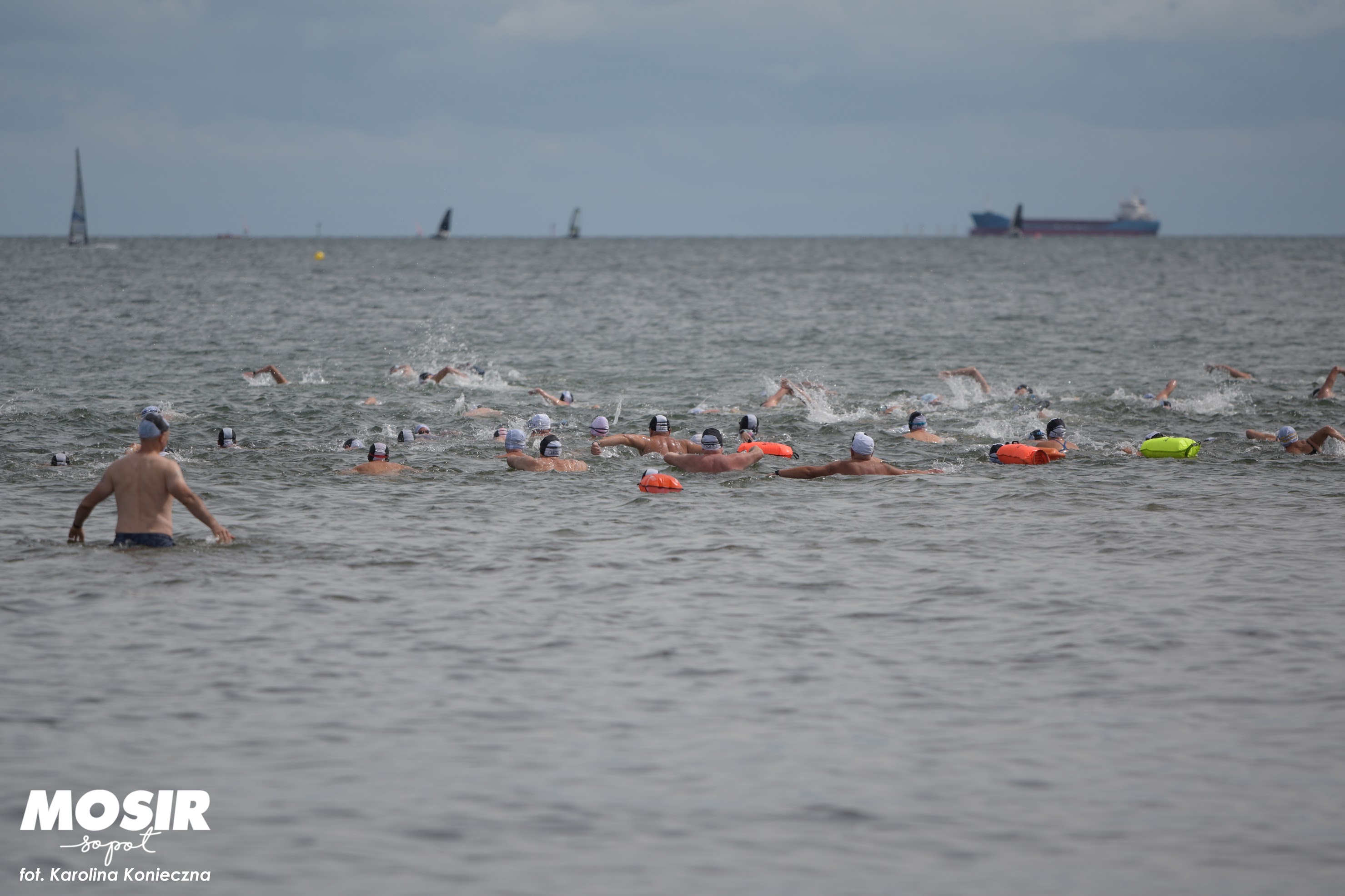 Wyścig Open Water dookoła mola w Sopocie