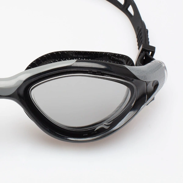 Zbliżenie na soczewkę okulary pływackie Aqua Speed Aquilo 