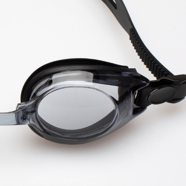 Zbliżenie na soczewkę okulary pływackie Aqua Speed Focus